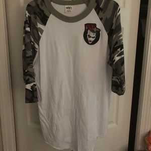 Joker Raglan/baseball shirt